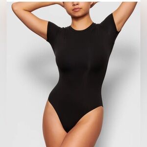 SKIMS Fits Everybody T-Shirt Bodysuit